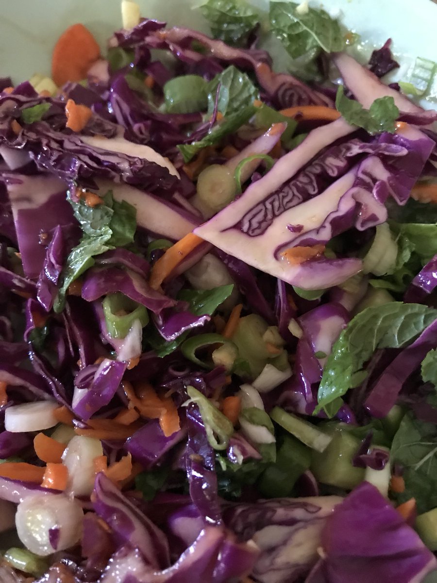 BlueFireAcct's tweet photo. @NehaPatel777 #Cleaneating #asian salad https://t.co/o0tQeWHiu2