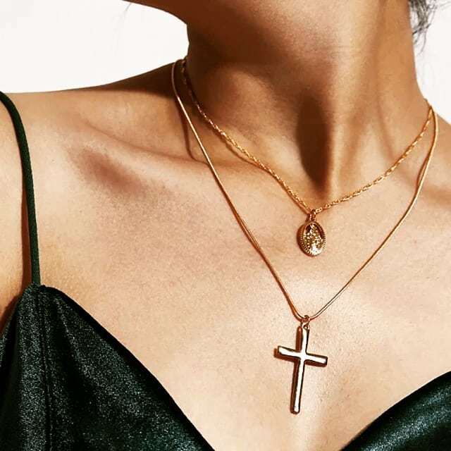 Rose Gold Cross Necklace Set available on my depop username Rkeid #depop #depopseller #necklace #newseller #nwt #newitem #cross #set #jewelry #new #newblogger #igboutique #onlinebusiness #onlineboutique  #newitems #fashion #fashionblogger ift.tt/2mogT9p