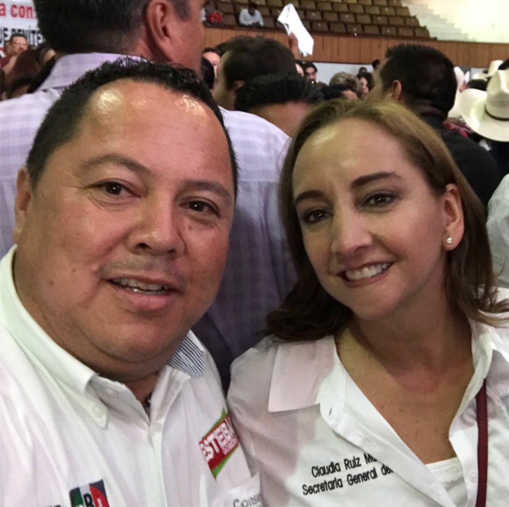 Alonso_Blancas's tweet photo. Muchas felicidades a nuestra nueva Presidenta del #ComiteDirectivoNacional del CEN del PRI Claudia Ruiz Massieu #LoMejorEstaPorVenir #EnTodasPartes #ColosioMapimi https://t.co/YOGR2sDZ7r