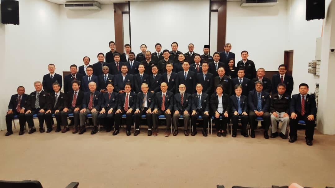 ohr_talk's tweet photo. Institution of Engineers Malaysia 2018/2019 council. Spot the ohr team member ;-) #UpholdingTheProfession https://t.co/2KRbCU31Xh
