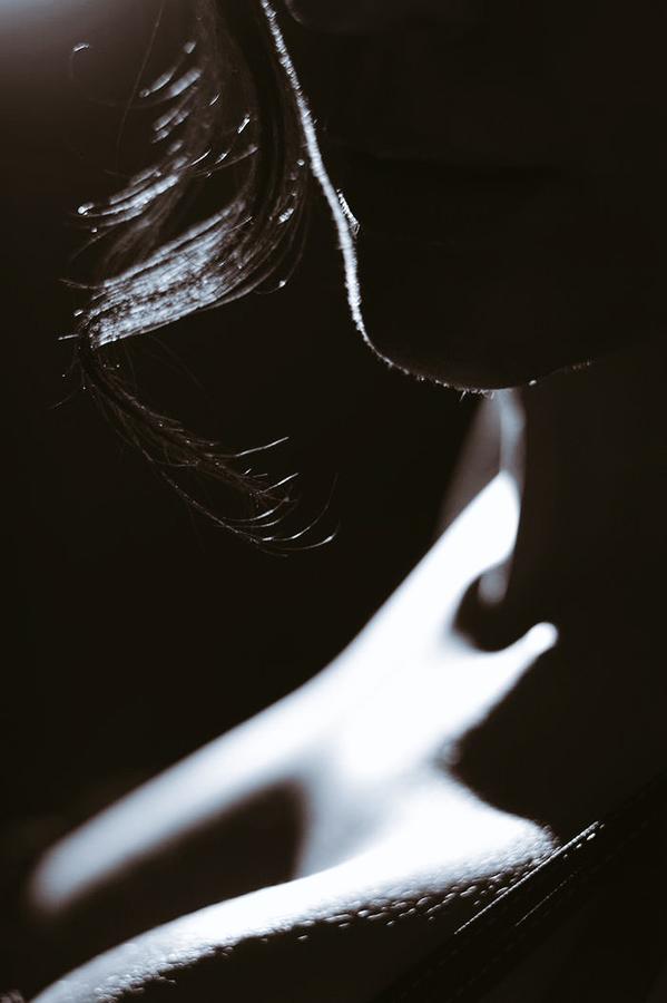 HotmaiBill's tweet image. #MadVerse photo: Gigi Stoll 
kissed by light shining from within
seduced by shadows
silk and smooth
playful smiling,
a mind releasing
breaking those
inhibitions at night