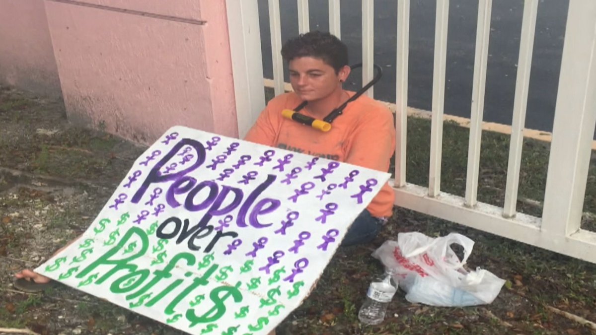 Protesters arrested after blocking entrance to ICE facility bit.ly/2NTWzcp https://t.co/4yd5v8BslS