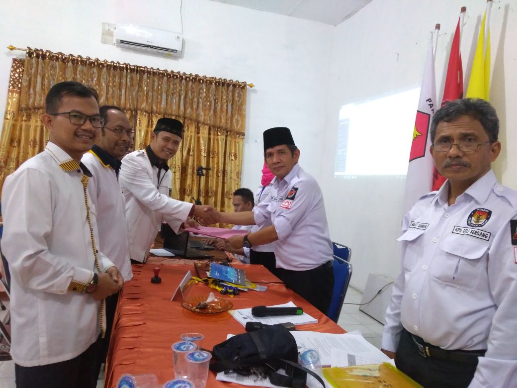 Senin (16/7/2018) DPD PKS Deli Serdang secara resmi daftarkan 50 BCAD nya ke KPU. Allahu yubaarik Fiik.