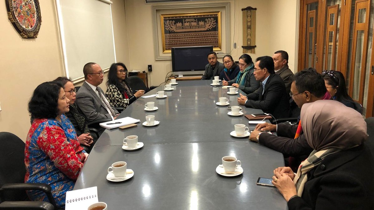 IndonesiaInSyd's tweet photo. KJRI Sydney terima del. Pemkot Ambon yang dipimpin Wakil Walikota #SyarifHadler. Delegasi tindaklanjuti rencana kerja sama dengan dengan perusahaan vokasi #VETEA (Vocational Education, Training & Employment Australia) dan bertemu dengan investor 🇦🇺 di bidang pariwisata. https://t.co/R4sNf5C5m7