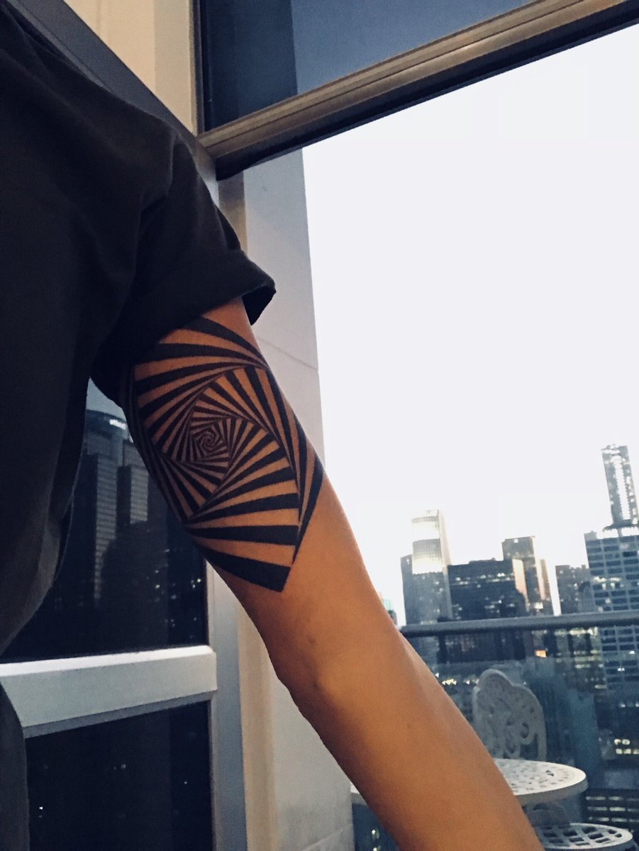 OfficialRezz's tweet photo. Lemme know if my new tat just hypnotized u. 

Tat by https://t.co/5wCNoC2wTz https://t.co/hyHIo77zVI