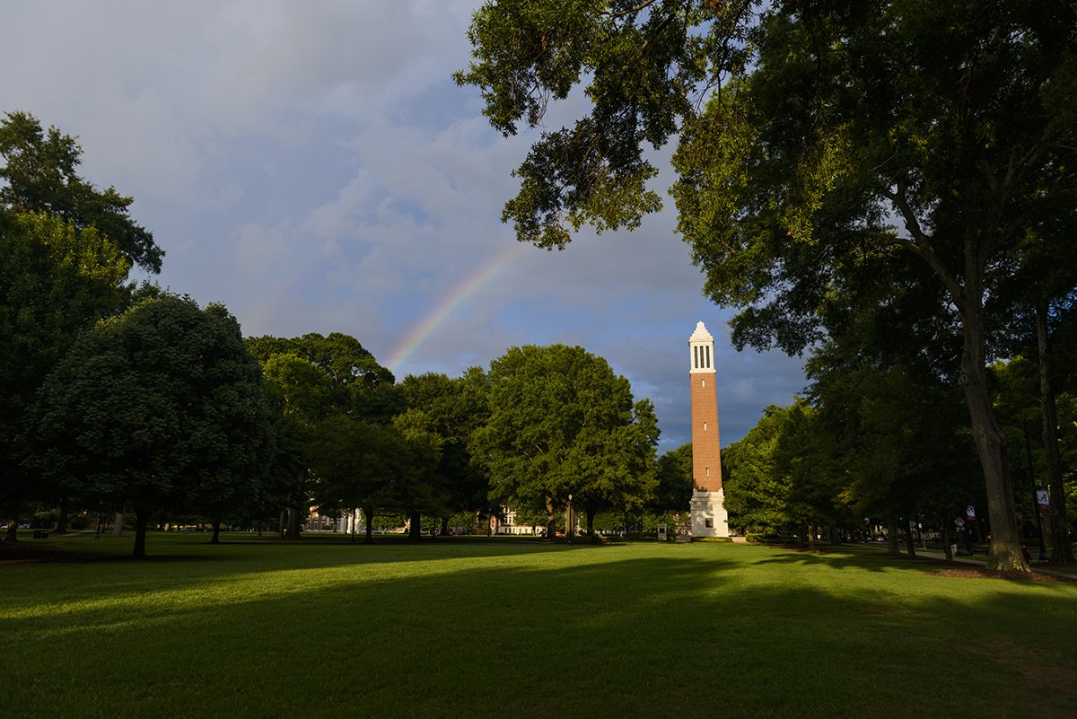 UofAlabama's tweet photo. These views made the list of Top 50 Quads in the U.S. (We can't say we're surprised! 😆) https://t.co/dQcRr6WEXc #RollTide https://t.co/jrrM4PXF7a