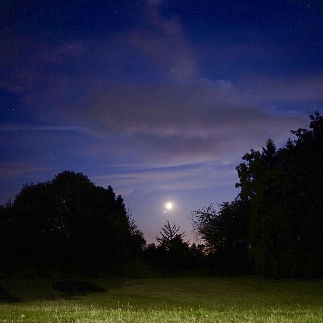 XplorationLife's tweet photo. It was incredibly #hot in the rv last night so we took the party outside and did some #nightphotography. Luckily we caught some of the #moon and #venus. #explorationlife #Travel #Traveling #Travelers #Traveler #Explore #Exploring #Explorer #Wander #Wande… https://t.co/DUD3vlEwry https://t.co/9lhdQ1JC0y