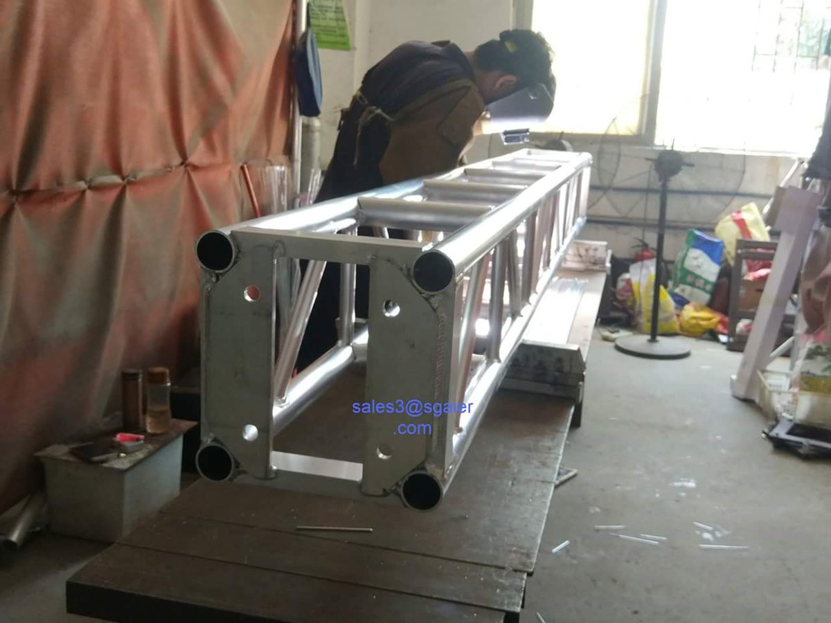 Trussstructure's tweet photo. Heavy duty bolt truss plate for concert event to Miami Tomcat truss /Thomas Truss #aluminumtruss #eventtruss #trussstage #display truss https://t.co/UFhMNrDVG5
