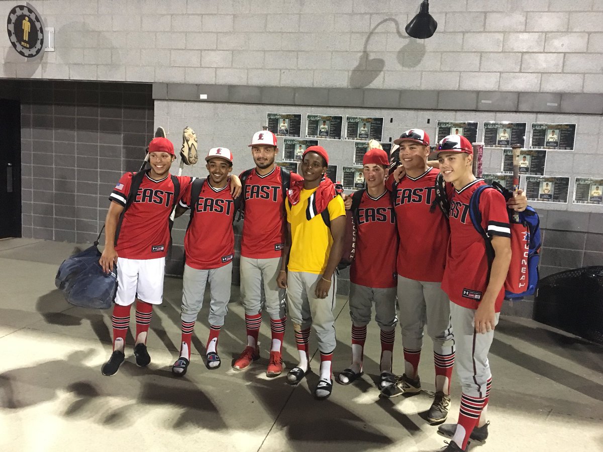 BaseballErabs's tweet photo. What an amazing group. It was a pleasure to see these guys finish up their high school careers tonight at Rivets Stadium, Nic ten 12-3 over the Big Northern al stars. @RPS205 @RockfordSports #baseball #nic10 @RFDSportsCoalit https://t.co/21MR7ri4qg