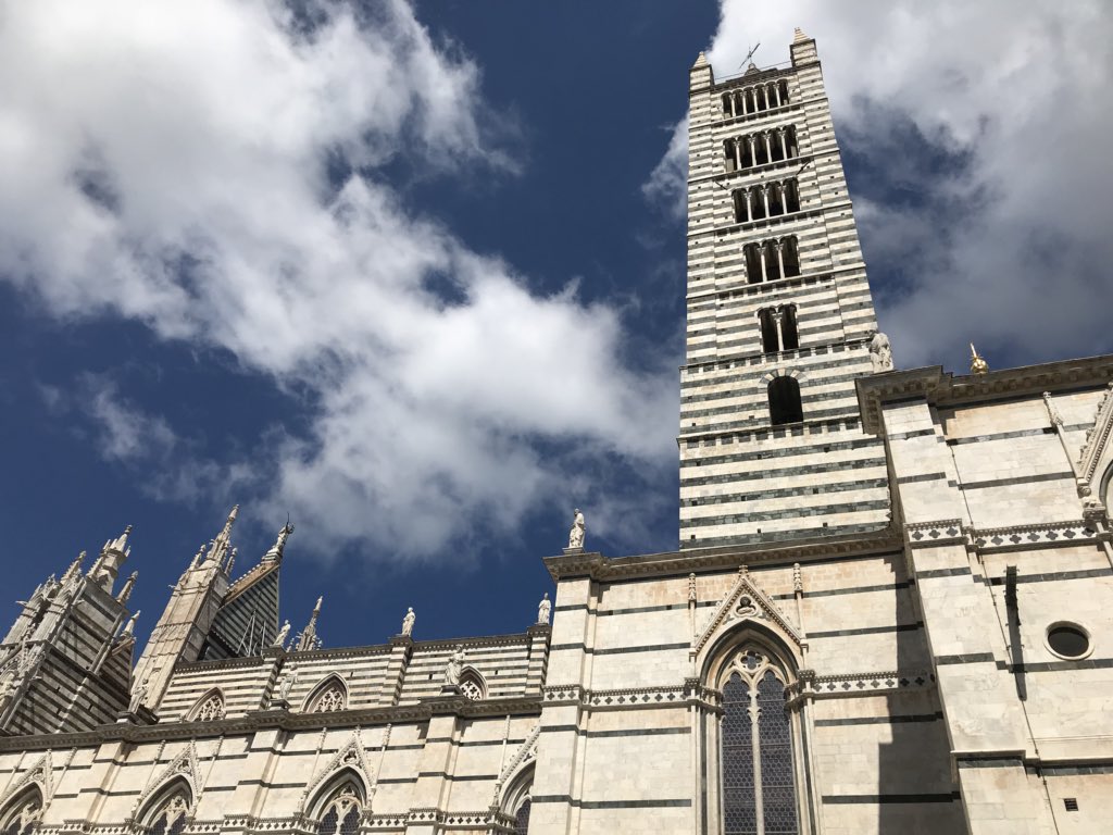 RhonaMcNaughton's tweet photo. Has to be impressive Duomo ever! #lovesiena https://t.co/sLEhUAjoDh