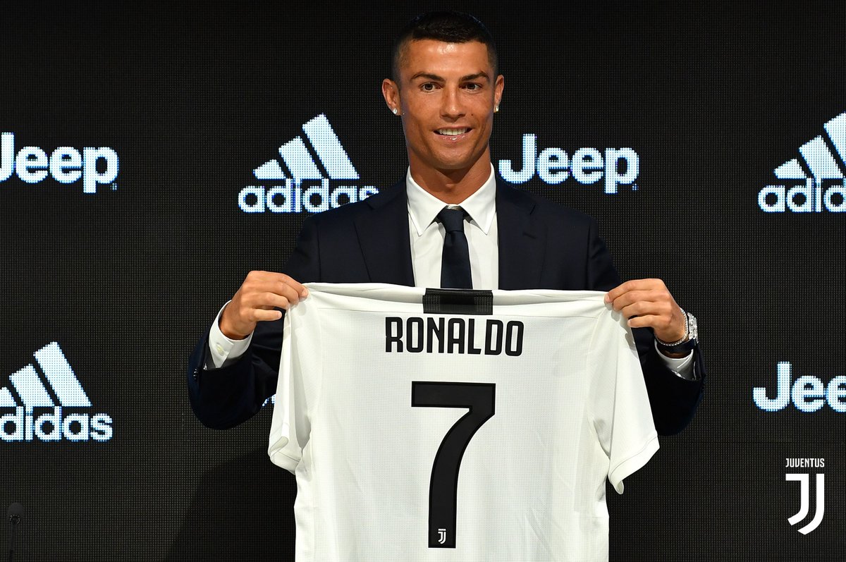 juventusfcid's tweet photo. Ini bukan mimpi, Bianconeri. 😁

#CR7JUVE https://t.co/HXTzgx5Dct