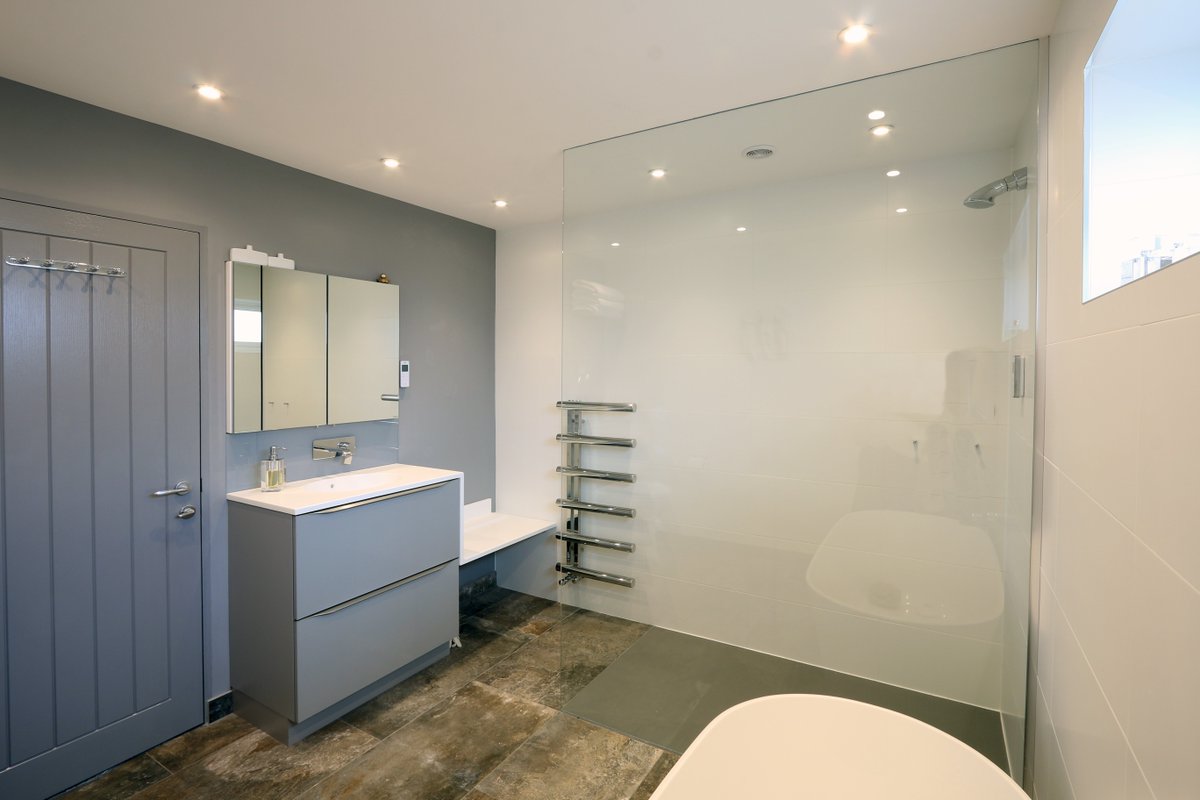 Bathroom blues? Looking for inspiration? Watermark can help, no matter what size or shape of your #bathroom, we'll create a #contemporarybathroom to meet your needs bit.ly/2EygzLR