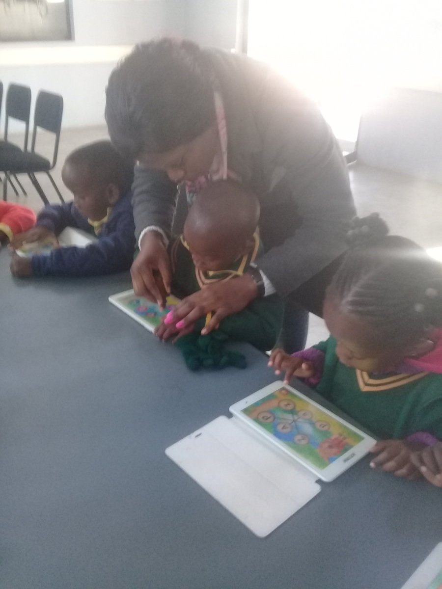 govern911's tweet photo. Welcome back to #NtshuxekaniPrimary #WonderfilledLearning continues #EducationRebolution #EdTech @GwfOnline https://t.co/qQkAAvOwju