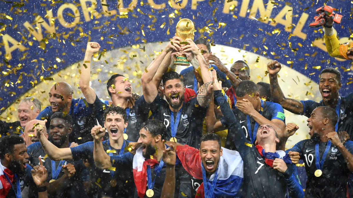 BUAeroDefMADER's tweet photo. Merci à l'équipe de France de Football pour cette deuxième étoile !!! **

@FFF @equipedefrance 

#deuxétoiles #championsdumonde #vivelafrance #worldchampion https://t.co/vYRWdiuSKj