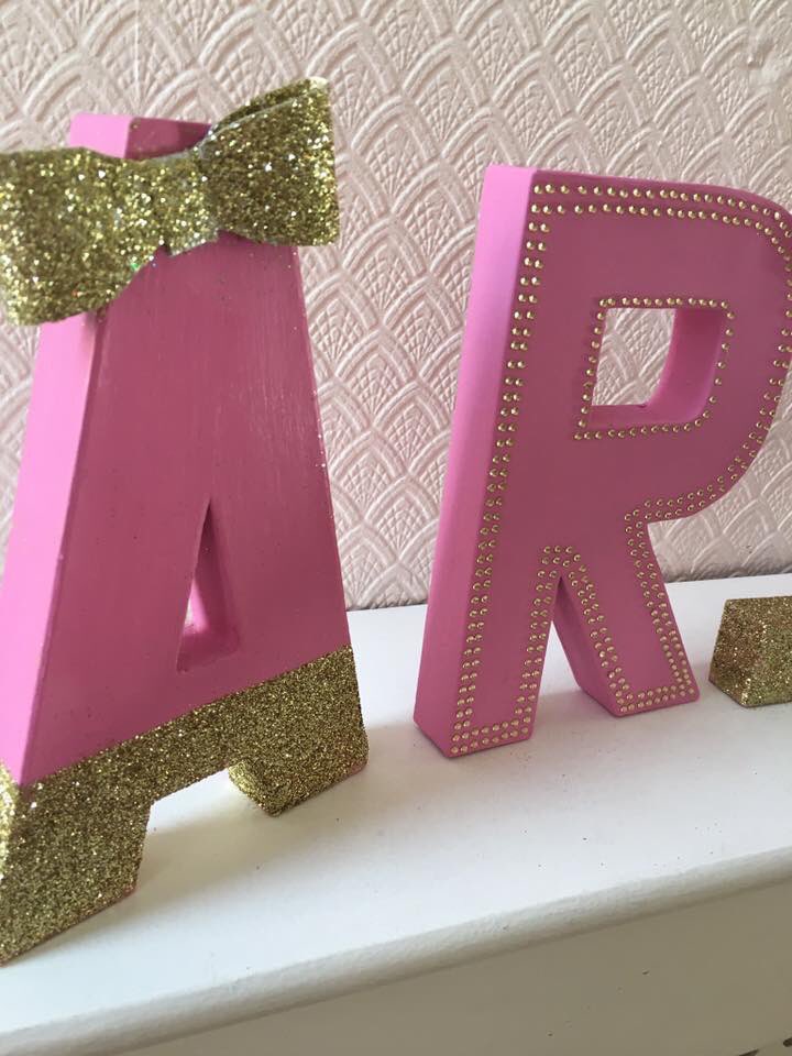 Tag11Gallagher's tweet photo. Halfway there with a lovely customer order. Made to match her beautiful sisters 💗💗 #glamandglitter https://t.co/6lt8EHkUYO