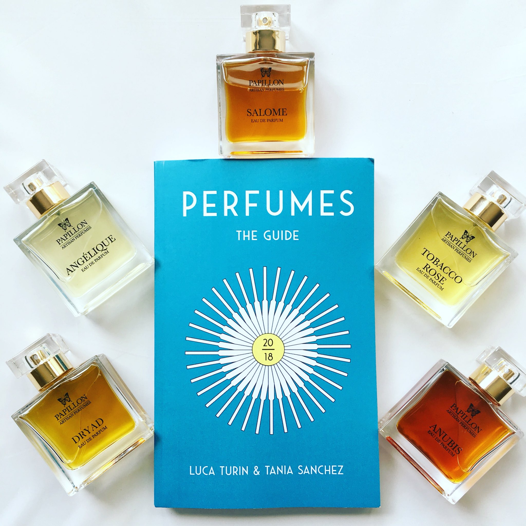 Perfumes the guide 2018 hot sale