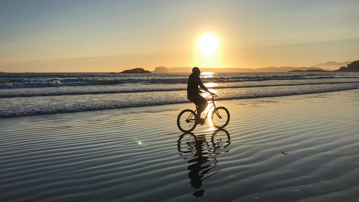 mbruntlett's tweet photo. A snapshot of a thoroughly amazing extended weekend in Tofino where I took our #unpluggedweekend a little more seriously than others 😉 PS: surfing is hard! #didntwannaleave #westcoastbestcoast https://t.co/XASOWI92WH