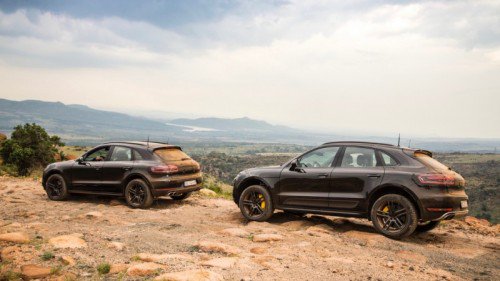 PorscheNL's tweet photo. [FOTO's &amp; VIDEO] Vernieuwde Porsche Macan op hoogtetraining https://t.co/frqcy6d2IZ https://t.co/9tiFlC71Ht