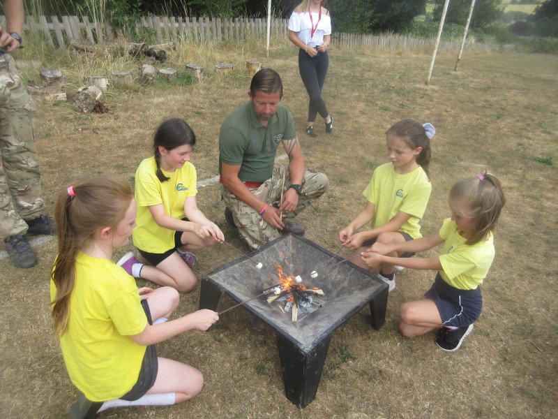 CallowellSchool's tweet image. Year 4 had a fun last session with @EliteComSurv making their own fires and toasting marshmallows @MiniMarines