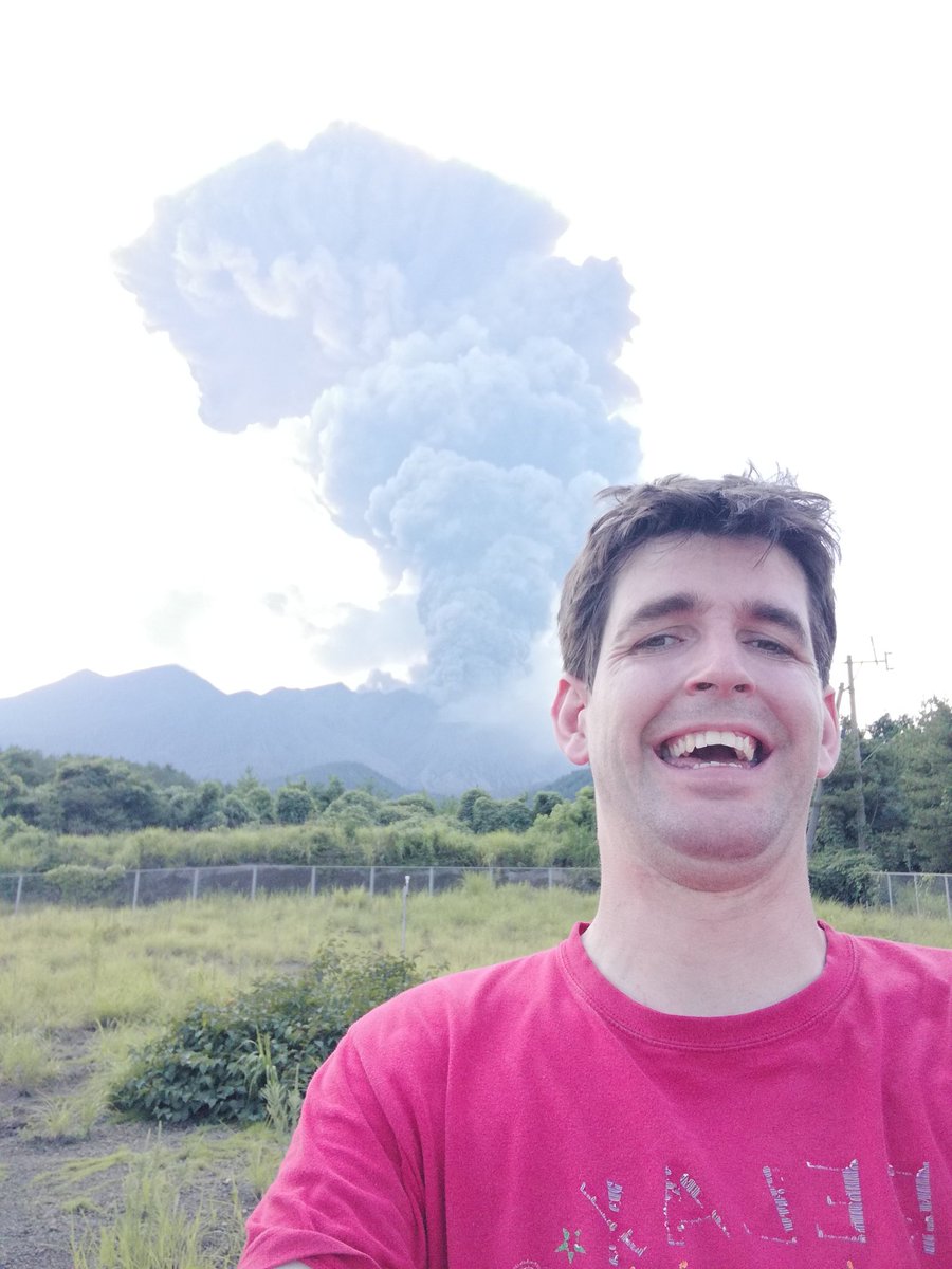 voltaic_eu's tweet image. Voltaic-EU was right on time at #Sakurajima! Cameras and sensors set, and a nice 4.7 km #volcanic #plume with #shockwaves and #thunder!