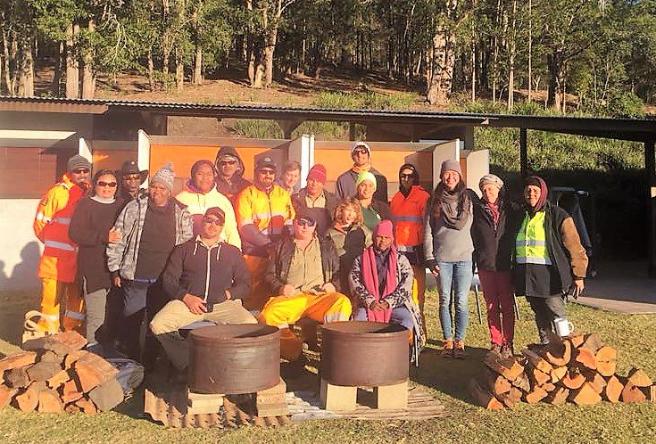 Cape York mob round the fire on a cold morning at National #Indigenous FIre Workshop 2018 <a href="/bundanon/">Bundanon</a> <a href="/CapeYorkNRM/">Cape York NRM</a>