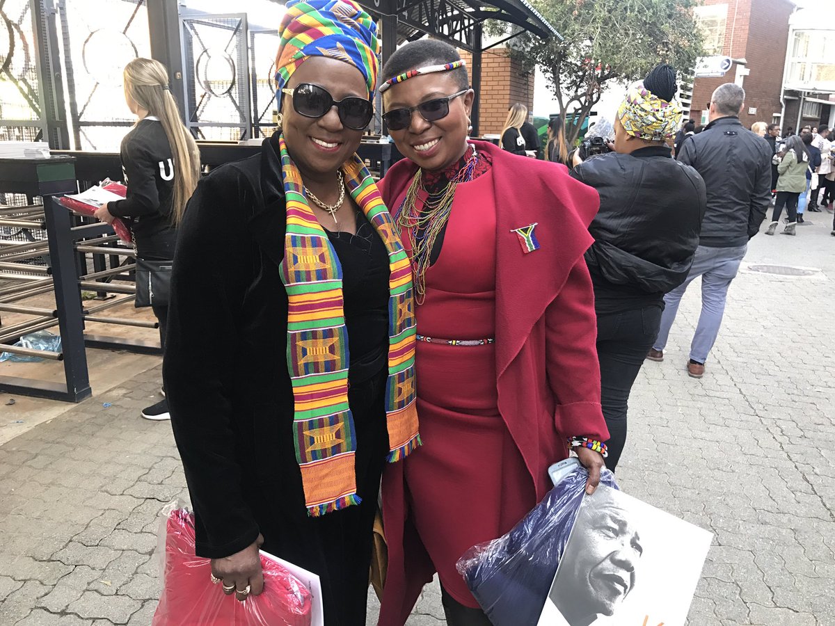 SthembisoMedia's tweet photo. Mara Louw and daughter at the #MandelaLecture. She says "Tata taught us how to forgive. He represented peace." #Madiba100 #Obama100 @TheStar_news @ReporterStar @IOL @SaturdayStar @SundayIndy https://t.co/7Yz1DrKtmL
