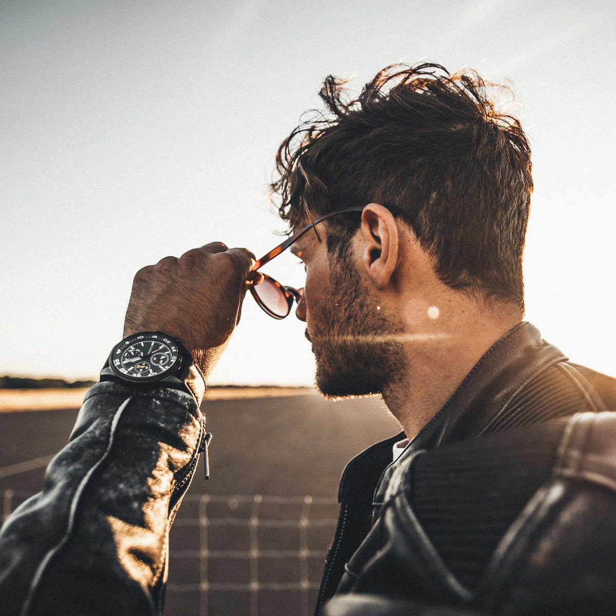 Set up and ready🔥 Looking for new adventures with the Prisma Aviator: prisma.watch/aviator/ 
.
.
#menwatch #helemaalheteinde #hittegolf #prismawatch #horloge