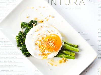 Classic dishes made from the freshest sourced produce… our fried duck egg with broccoli and almonds is a simple, stylish treat.
#pinturakitchen #leeds #eatingout #tapas #freshproduce