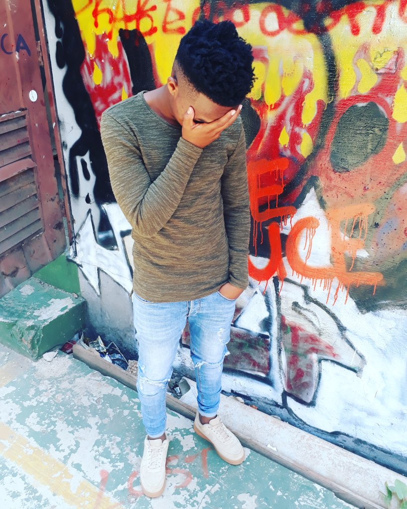 BrownDankWizard's tweet photo. #AF1_Challenge
@LaFlameSA https://t.co/DYHGsmDo1Q