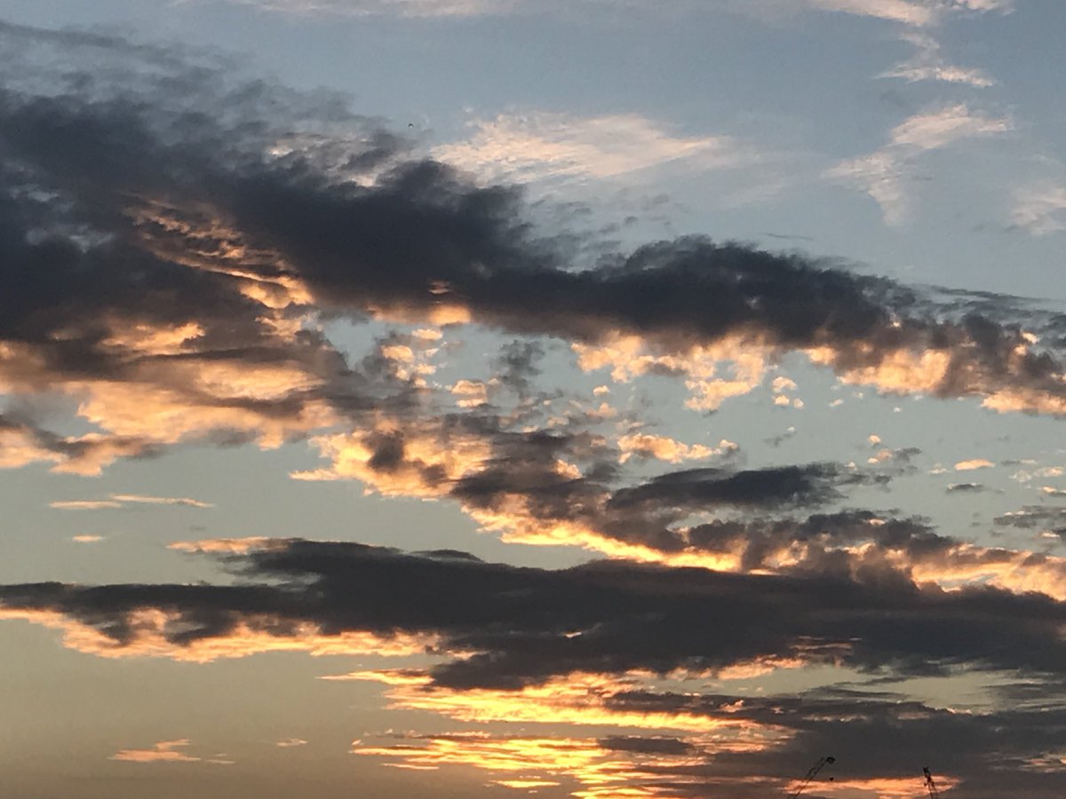 JuliaThomsen10's tweet image. Beautiful #londonsunset last night #musicinspiration have a fantastic day! 🎶