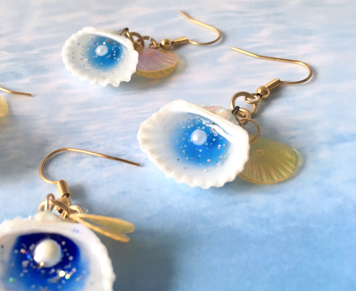 craftdemi01's tweet photo. https://t.co/rcyDaJEodu
Shell × Sea　真夏のピアス 

海がすぐそばに！…と感じて頂けたら嬉しい、貝殻のピアスです*

#minne夏の新作デー
#minne #ミンネ #ハンドメイドアクセサリー https://t.co/EINHfECRJh