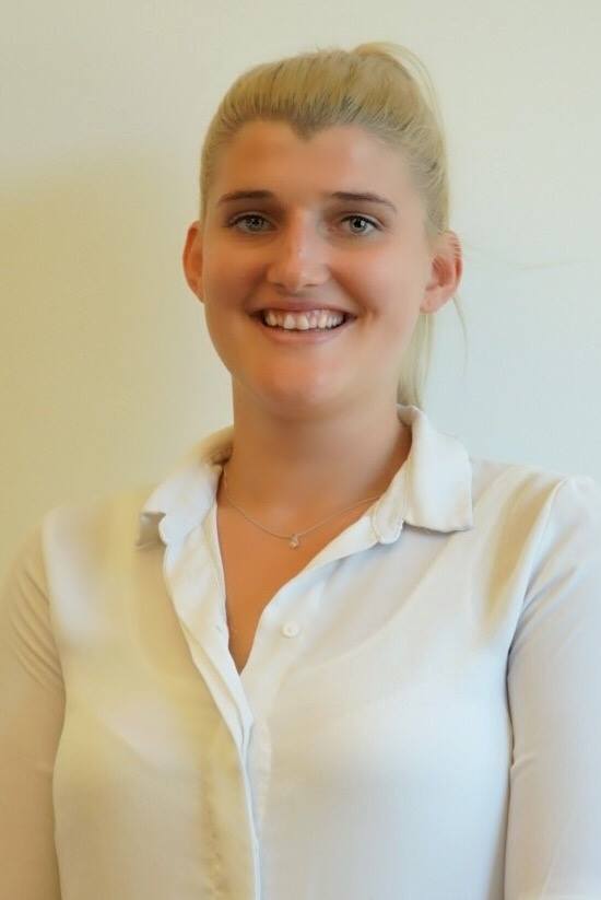 BQuadrat_at's tweet photo. ISABEL KOCMAR verstärkt seit Juni unser Team! Wir sind sehr froh mit ihr einen motivierten + engagierten Lehrling gefunden zu haben. Wir wünschen dir eine spannende, erfolgreiche Lehrzeit + freuen uns sehr auf eine gute + langjährige Zusammenarbeit. 
💙-lich Willkommen im Team! https://t.co/VTtMHh5ArZ