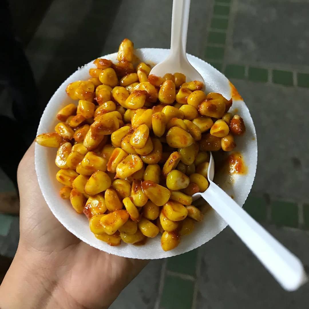 hungrito's tweet image. Schezwan Butter Masala Corn: Here is the new variety of corn, the flavour of schezwan and butter will surely make you drool😋😍  

📸 : @2foodiesouls
📍: Rajpath Club, S.G. Highway

#sweetcorn #schezwansauce