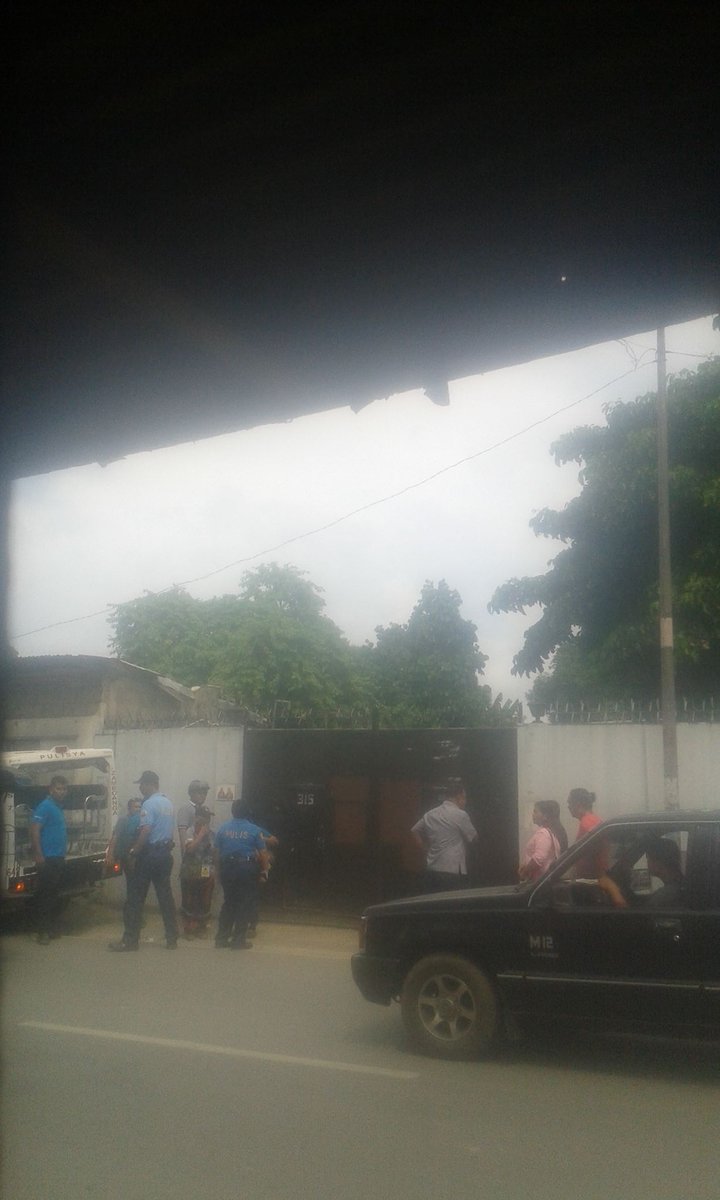 ZamboangaCity's tweet photo. Under siege -  315 Sta Maria, Zamboanga City 7000, Philippines  #Zamboanga #ZamboangaCity #Dutuerte #ZamboangaTimes 
@zambocitygovt @AFP @manilabulletin https://t.co/u7FBByVdpc