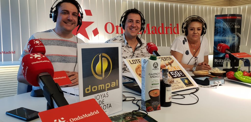 amosdecasa's tweet photo. Un gran protagonista para hoy ha el gazpacho. Nosotros en el programa tenemos uno de calidad de la marca @ArteOliva una de las joyas gourmet de @DOMPAL_es #pedrocaballero https://t.co/aghywcER90