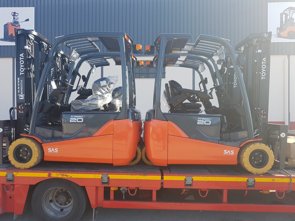 Tecnodelsa's tweet image. Entrega de #carretillaselevadoras #Toyota para uno de nuestros clientes.