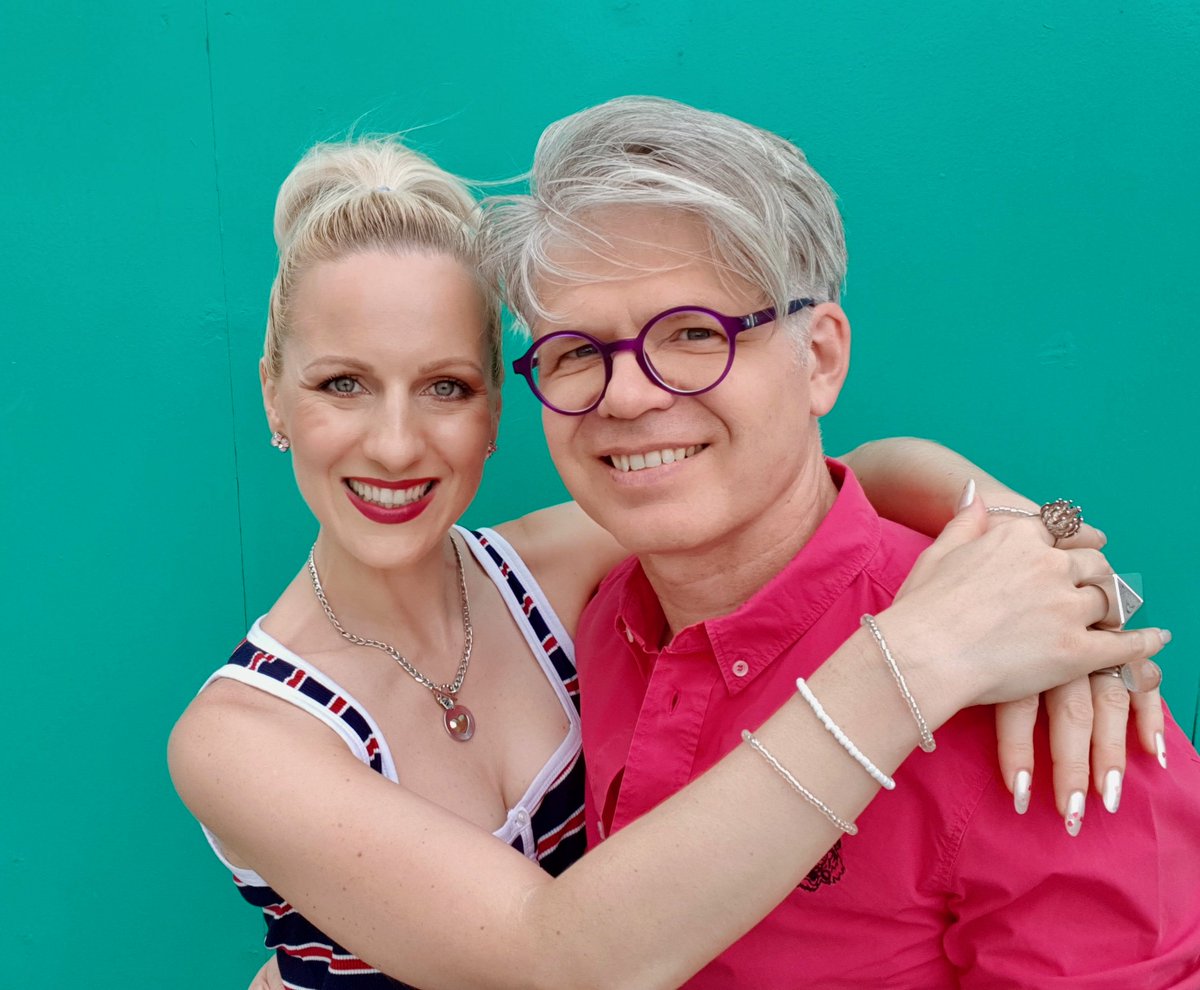 Za #Hervis št. 51 - "Do višine se zvrti" - facebook.com/hervissports.s… #getmoving ⚽️🏆💃😍💪🤸‍♀️ #FRA #WorldCup ⚽️👍🏊‍♂️👏⚽️ <a href="/nikaurbas/">Nika Ambrozic Urbas</a> 💙 <a href="/MatjazAmbrozic/">Matjaz Ambrozic</a> #LDN