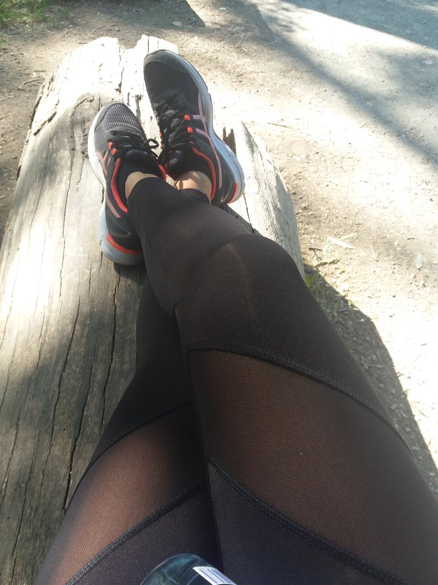 StampCarlene's tweet photo. Taking 5 minutes time out for this morning's run. Contemplating what life has is store for me . Someone told me it's all about PMA 😉. Now time to kick arse with @mcmayhemuk @obie kicking it with me #onlywayisup #fullofPMA #musicismymedicine https://t.co/xbE1neRfXV