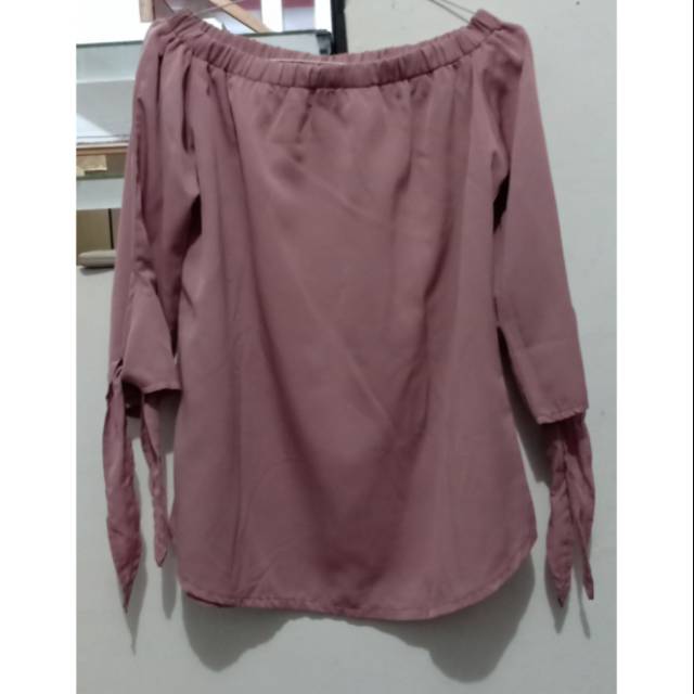 Saya menjual Atasan/sabrina seharga Rp35.000. Dapatkan produk ini hanya di Shopee! shopee.co.id/anisarkp_/1329… #ShopeeID