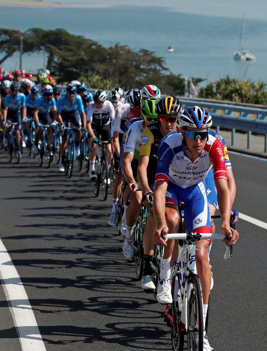 LarsLindberg10's tweet photo. Idag börjar klättringen i Alperna i Tour de France. Tre dagar med bara berg i sikte. Var med oss från 13.20 i TV12 #TourdeFrance #tdfswe #LeTour https://t.co/s5qARULsQb