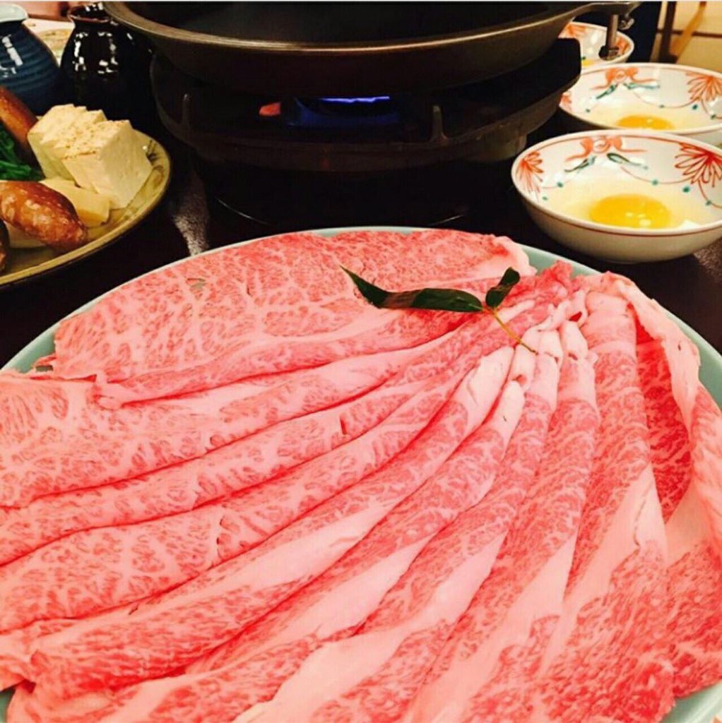 moeoffica's tweet photo. 今日のランチはお肉❤️❤️

美味しい〜〜
最高かよ〜✨

お肉のためにスマホぽちぽちして
稼いでる🙄💸笑

一緒に稼ぎたい方は
DM、LINE@まで🙌 https://t.co/rwZbSQSsc4
