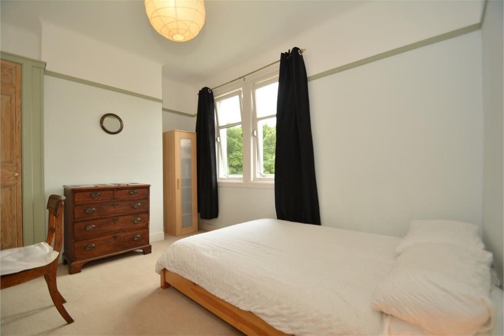 Looking to upgrade to a spacious family home? Check out 40 Vennard Gardens in Glagsow which offers great living space. goo.gl/wFuz9j #familyhome