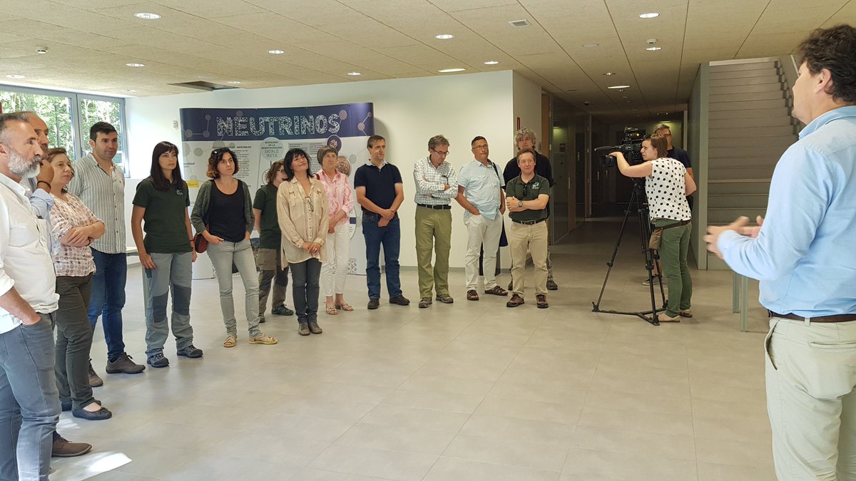 En <a href="/labsubcanfranc/">Laboratorio Subterráneo de Canfranc</a> los socios del <a href="/BirdingLindus/">Bird watching LINDUS</a> conociendo un poco más de la "materia oscura". El Ayuntamiento de #CanfrancEstación como anfitrión <a href="/SEO_BirdLife/">SEO/BirdLife</a> @GanNavarra <a href="/auritz_burguete/">𝕽𝔦𝔫𝔠𝔬𝔫𝔢𝔰 𝔡𝔢𝔩 𝔓𝔦𝔯𝔦𝔫𝔢𝔬</a> <a href="/LPOAk/">LPO Aquitaine</a> <a href="/gob_na/">Gobierno de Navarra</a>