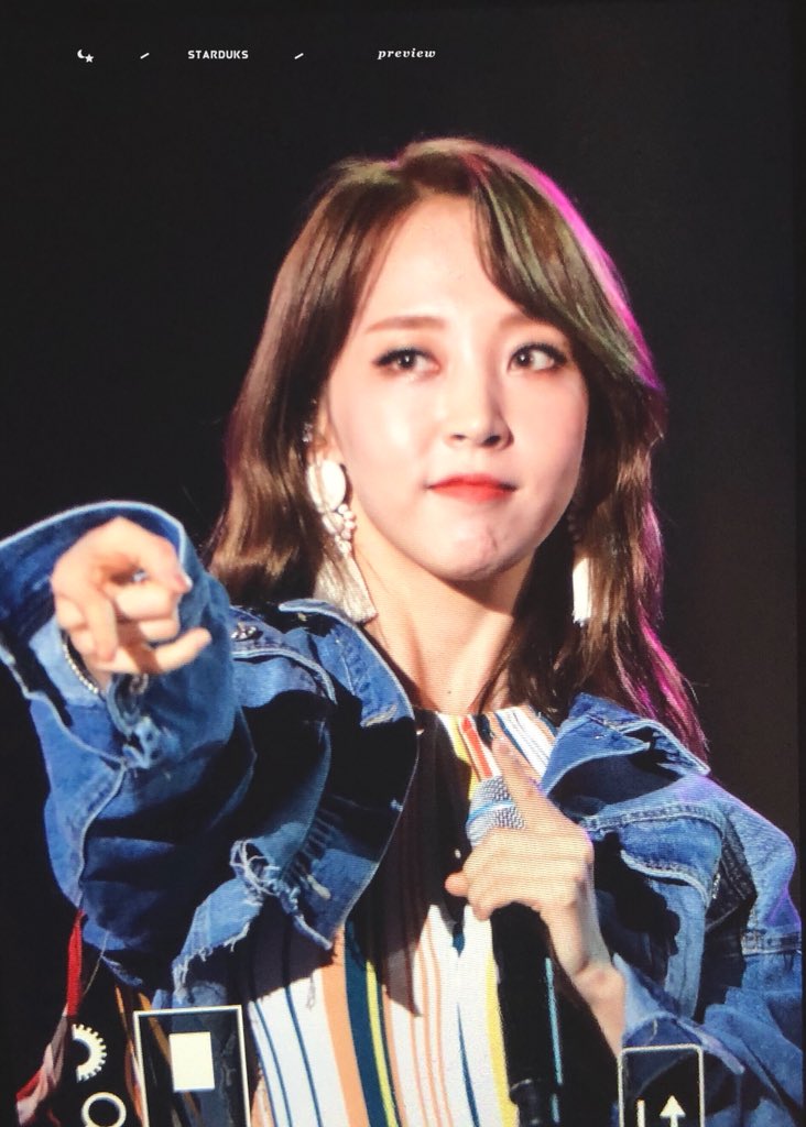 starduks's tweet photo. 180717 열린음악회 프리뷰
아이구 좋아라💘💘💘💘💘
#마마무 #문별 https://t.co/5LoJgPIL2S