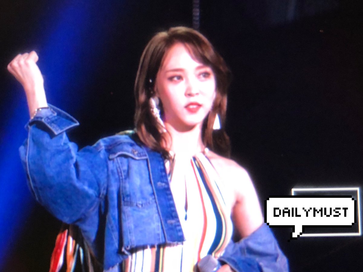 Dailymust_mmm's tweet photo. 180717 열린음악회 프리뷰
#문별이 #문별 #마마무 https://t.co/tZRoKUAl5a