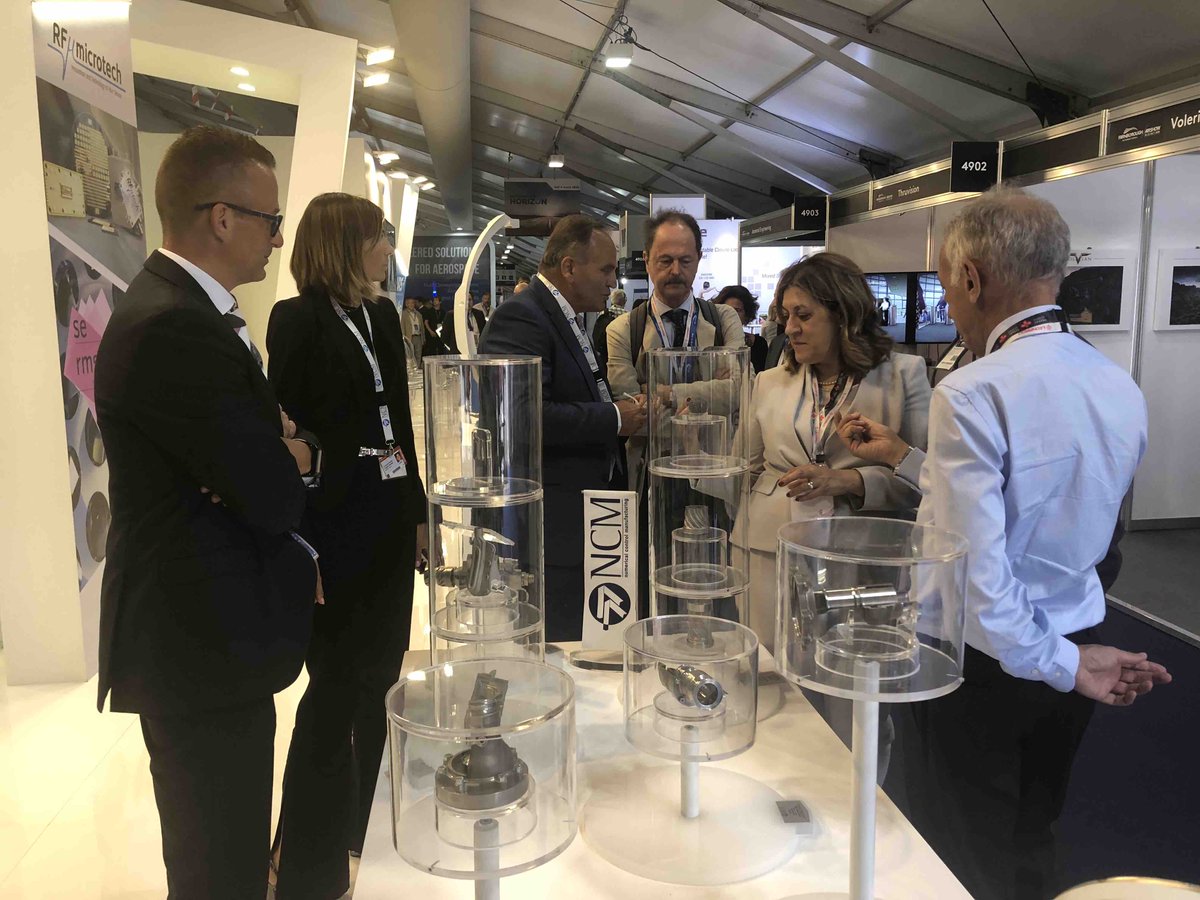 Regione Umbria (@regioneumbria) on Twitter photo #aerospazio: le imprese umbre alla fiera di Londra; per la Presidente <a href="/CatiusciaMarini/">Catiuscia Marini</a> “la crescita del comparto umbro ci pone tra le eccellenze nazionali ed internazionali”... goo.gl/rsGdKV #aerospazio: le imprese umbre alla fiera di Londra; per la Presidente <a href="/CatiusciaMarini/">Catiuscia Marini</a> “la crescita del comparto umbro ci pone tra le eccellenze nazionali ed internazionali”... goo.gl/rsGdKV