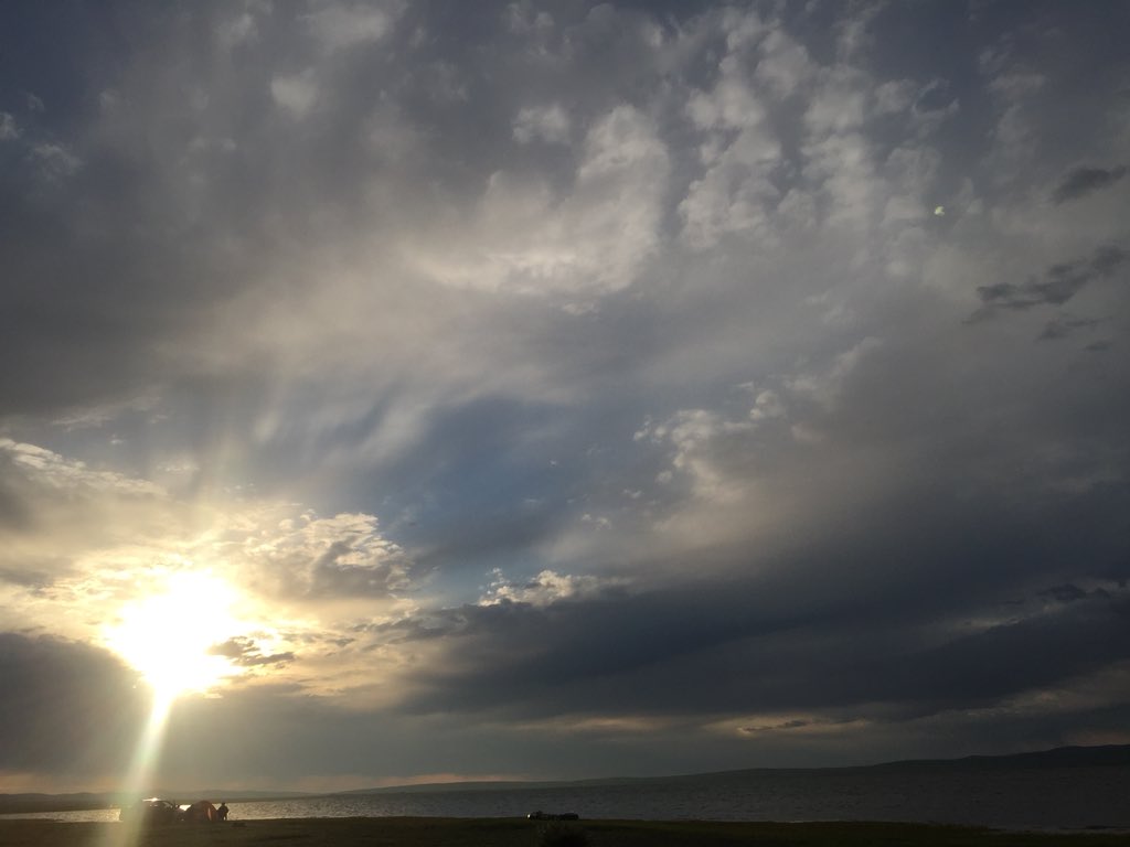 Үндэсний үйлдвэрлэгч "Аян" брэндийн тогоотой монгол орноороо аяллаа. Монголчууд минь мундаг хөдөлмөрч, чадвартай ард юм шүү бахархаж байнаа. "Аян" брэндийн хамт олондоо илүү их амжилт хүсье. Төр засаг ийм л чадварлаг материаллаг иргэд, ард олноо дэмжих хэрэгтэй байна шүү!!!