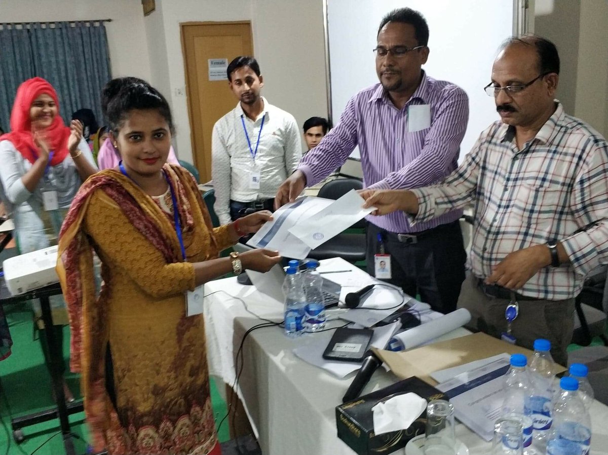 SomraMBL's tweet photo. We have introduced best field team member award for conducting engaging surveys with research participants. Participant and interviewer engagement leads to quality, meaningful data. Our first #winners #TargetGrowth #mrx https://t.co/miPmuwbUq1