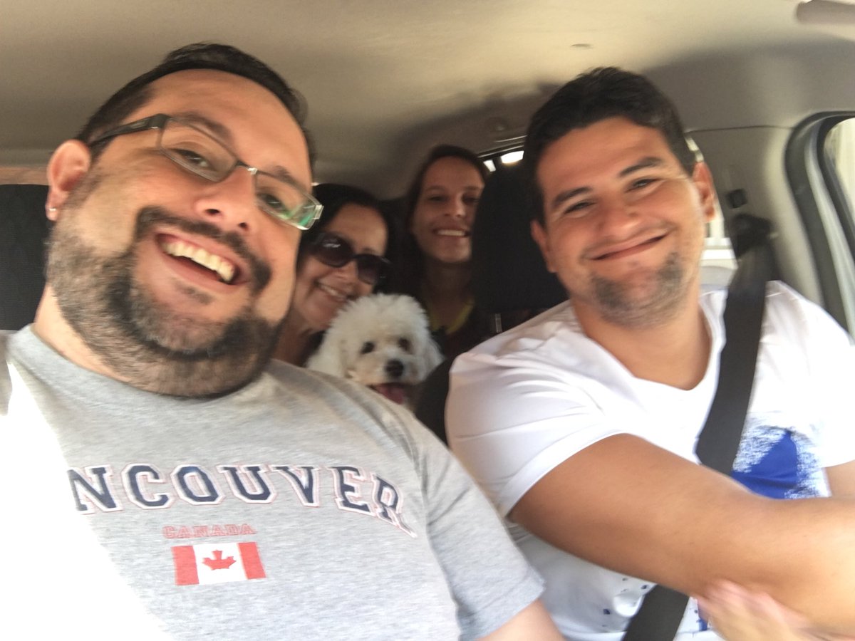 felicitybrazil_'s tweet photo. Bom dia lindos! Indo a praia com família! Aproveitando tudo nessas férias. Bjo do gordo 🙃 ❤️ #férias #fortalezabela #família #gordo #bear #urso https://t.co/HT3OfgqCpZ