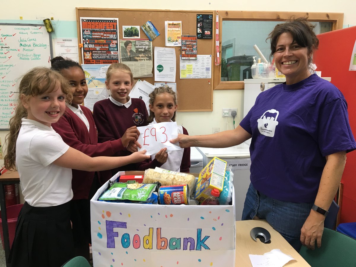 Y5MelthamMoor's tweet photo. 4 girls in year 5 organised a bake sale on the 5th of July to raise funds for @Welcome_Hudds. They raise over £90 which they delivered today along with a box of food they collected. They were shown around the centre and presented the money. https://t.co/aXODtJlvR0